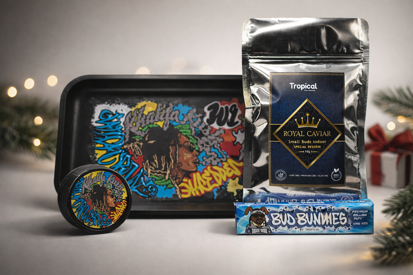 Kit de Natal Tropical Bud com flores de CBD Royal Caviar, grinder, tabuleiro de enrolar e mortalhas premium Bud Bunnies