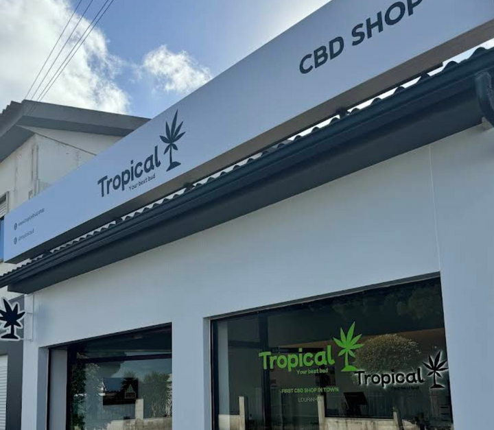 Tropical Bud - Lourinhã
